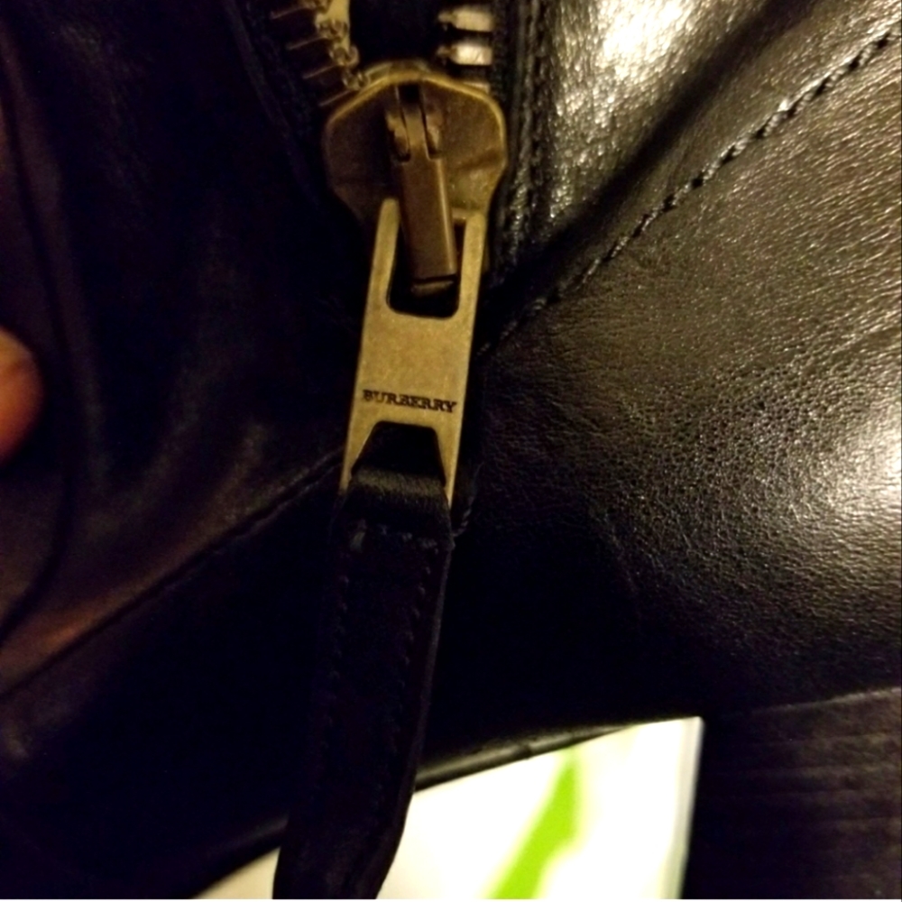 Authentic Burberry Boots - Picture 6 of 9